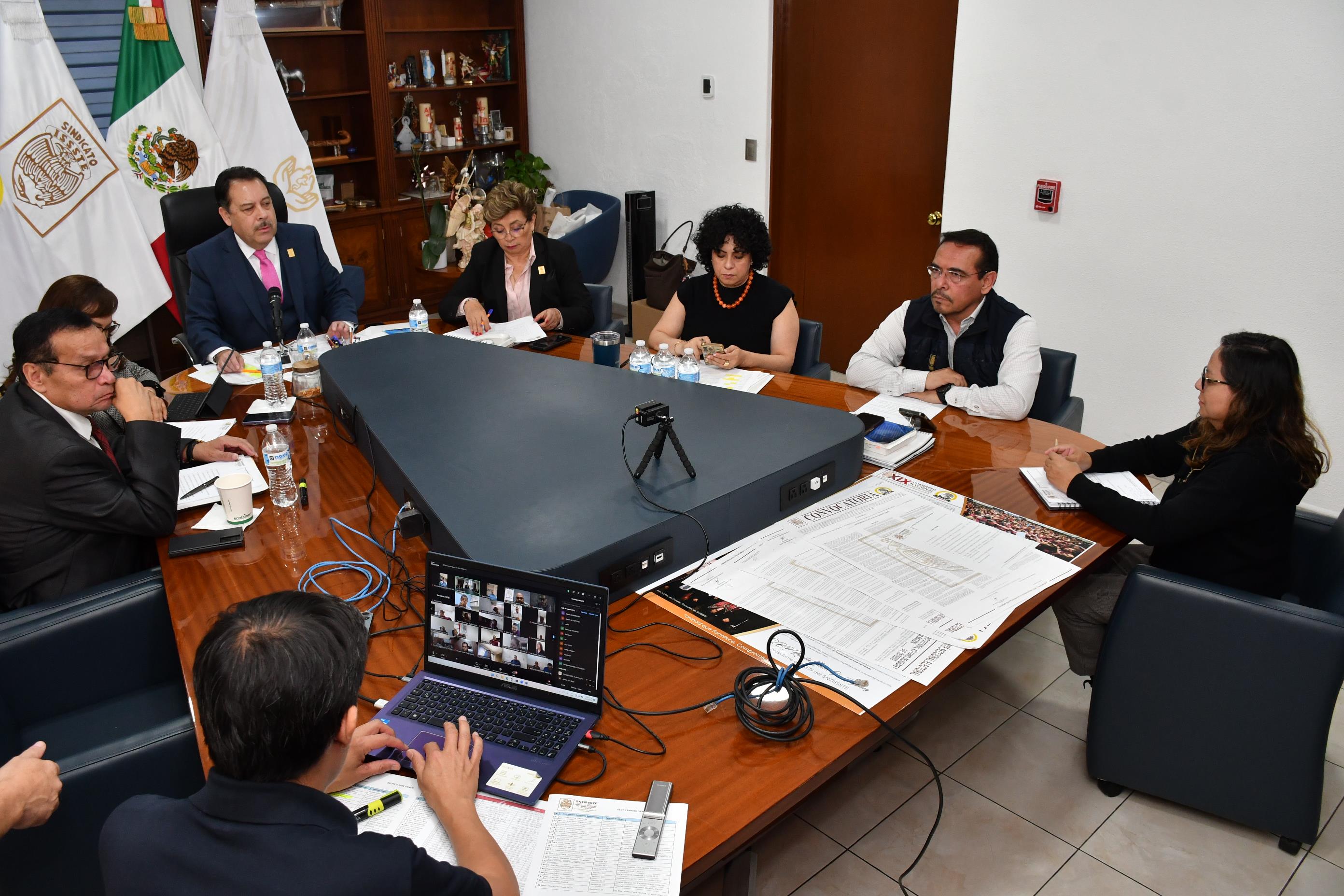 Reunión a distancia con los 49 Secretarios Generales Seccionales